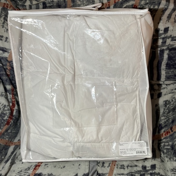 The Company Store Lacrosse Loftaire Down Alternative Light Weight Comforter-Full - Picture 5 of 6